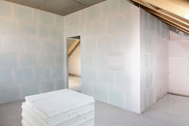 8894701 – refurbishment – empty room under construction